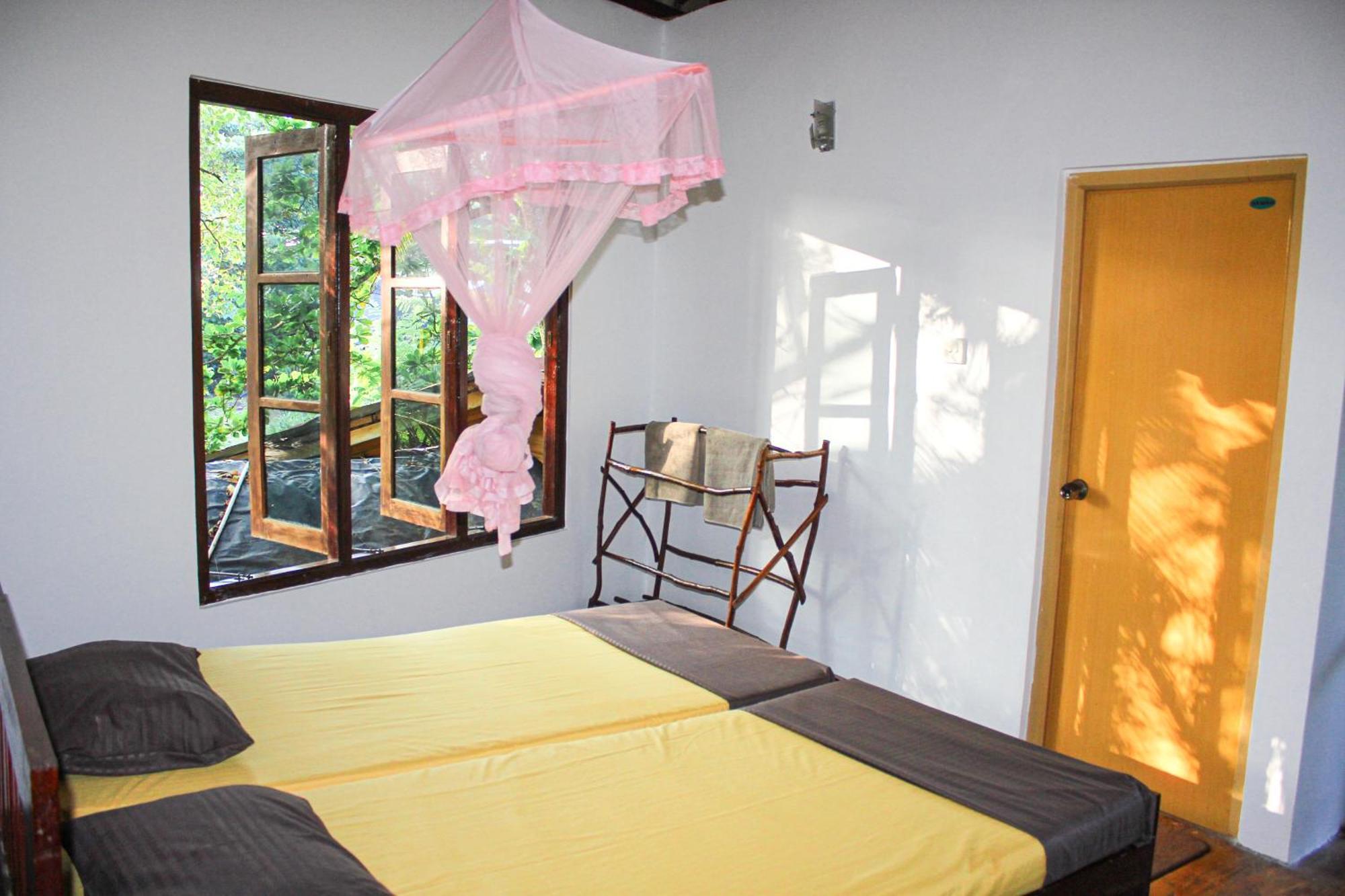 Seasons Four Eco Friendly Treehouse Guest House Matara Exterior photo