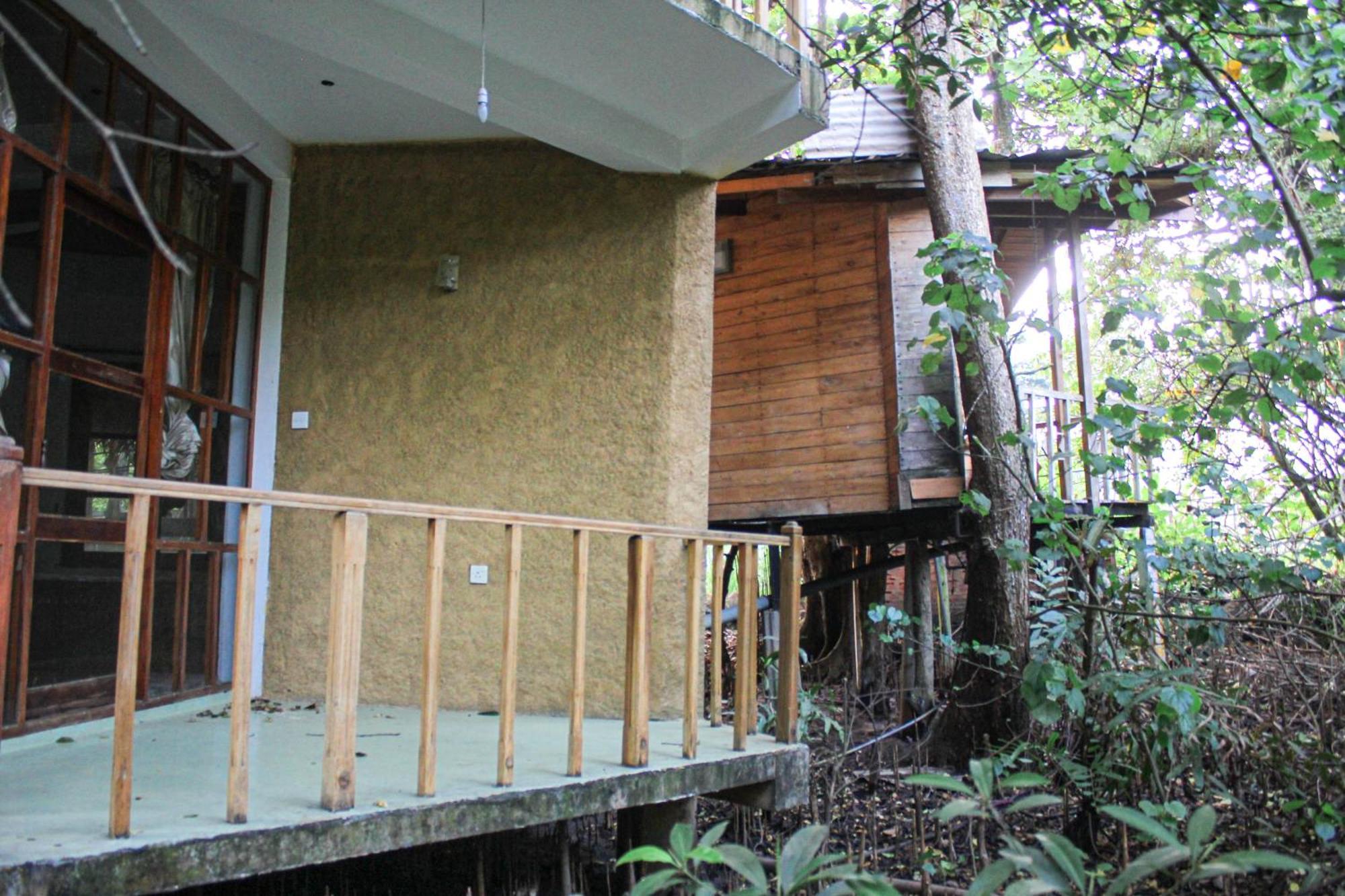 Seasons Four Eco Friendly Treehouse Guest House Matara Exterior photo